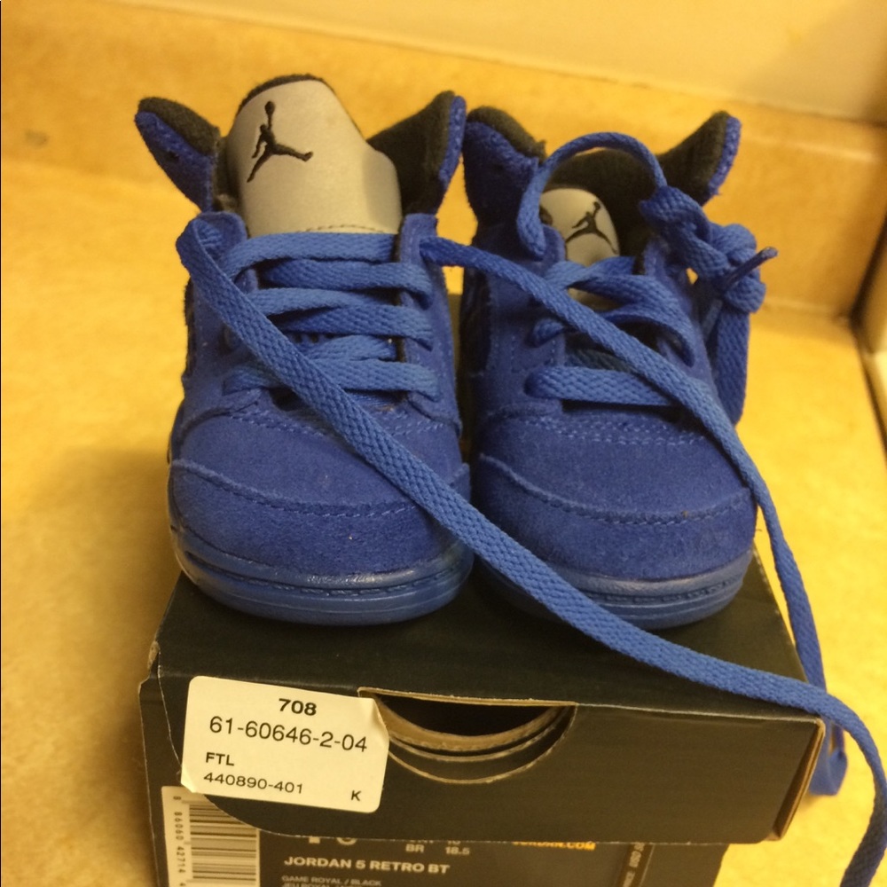 Jordan 5s size 4c
